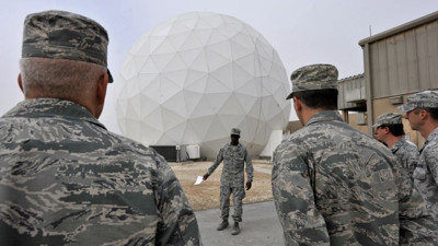 AP: İran'ın Katar'daki El-Udeyd Amerikan üssüne düzenlediği saldırıda radar kubbesi vuruldu
