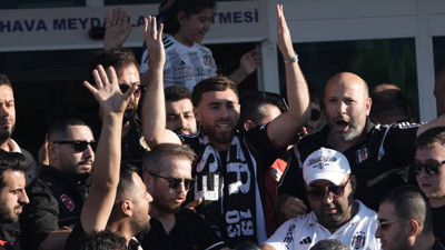 Beşiktaş'ın yeni transferi Orkun Kökçü, İstanbul'a geldi! Orkun'a coşkulu karşılama