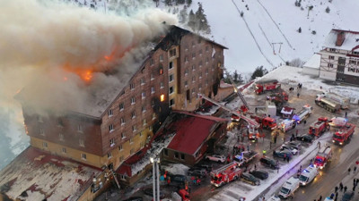 Otel yangınında ihmaller zinciri! Kamera kayıtları mahkeme salonunu ayağa kaldırdı