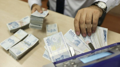 Hesaplarınızı kontrol edin! Emeklilere müjde: Maaş farkı ödeme tarihi belli oldu!