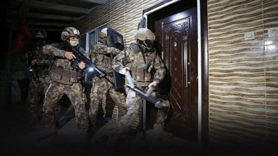 İzmir merkezli FETÖ operasyonu: 60 ilde eş zamanlı baskın