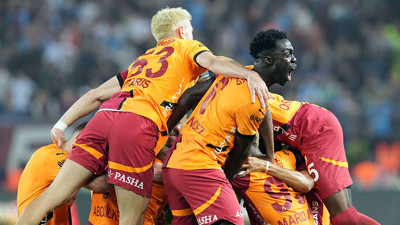 Galatasaray'ın görüştüğü yıldızı duyurdu: 'Bayern Münih'le ilişkiler...'