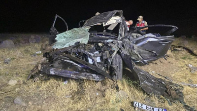 Elazığ'da korkunç kaza! 2 ölü, 3 yaralı