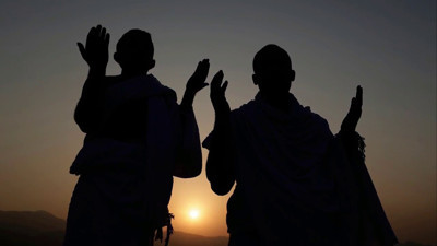 Tez zamanda hayırlı evlilik için dua! 21 günde evlilik duası Arapça ve Türkçe okunuşu
