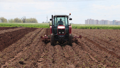 ‘Çiftçiler tarlasını traktörünü satıyor’