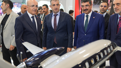 'Türkiye arayı kapatıyor' dedi! Şimşek'ten çarpıcı açıklamalar...