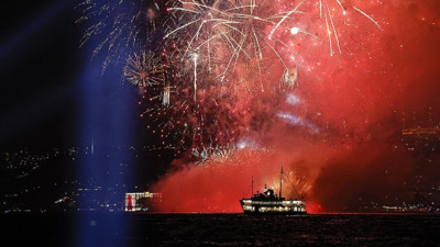 Yangınlardan sonra Valilik harekete geçti! İstanbul'da havai fişek yasağı