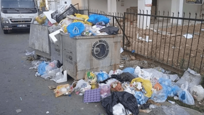 Kartal'da caddeler çöp içinde kaldı