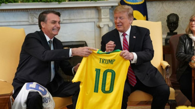 Brezilya mahkemesi Trump'ın 'cadı avı' olarak nitelendirdiği davada eski devlet başkanı Bolsonaro'ya ev hapsi verdi