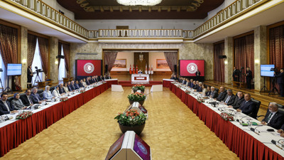 DEM masaya yerinden yönetim ve ana dilde eğitimi getirdi