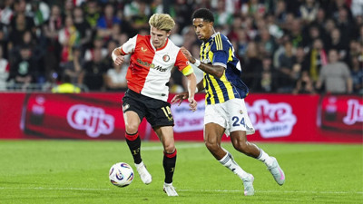 Fenerbahçe son dakikalarda yıkıldı! Sarı-lacivertliler, Feyenoord'a 2-1 kaybetti