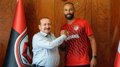 Nazım Sangare, Gaziantep FK'ye imza attı