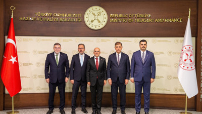 O görüşmesi gündem olmuştu...Cemil Tugay, AK Parti'ye mi geçecek? Canlı yayında açıkladı!