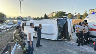 Ümraniye'de servis midibüsü devrildi! Çok sayıda yaralı var