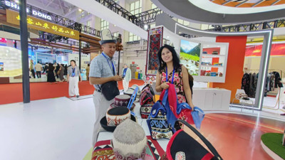 40 ülke katıldı! Kuşak ve Yol’un incisi Kaşgar’da ticaret fuarı