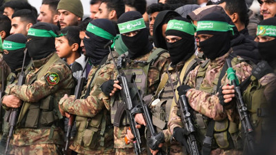 Kassam Tugayları nadir görülen bir operasyonla İsrail birliğine baskın düzenledi