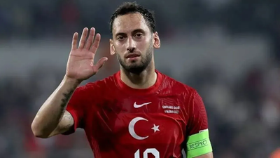 Hakan Çalhanoğlu Galatasaray için bunu da yaptı! Sosyal medyada gündem oldu
