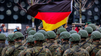 Almanya savaşı arıyor! Tehdit dilini yükseltti silahlanma mesajı verdi