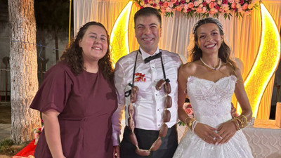 Düğünde altın yerine sucuk takıldı! Aydın'ın İncirliova ilçesinde gerçekleşti