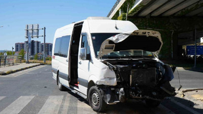 Kastamonu'da minibüs ile hafif ticari araç çarpıştı: 10 yaralı
