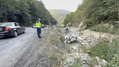Piknik dönüşü feci kaza! Araç dereye uçtu: Çok sayıda yaralı var