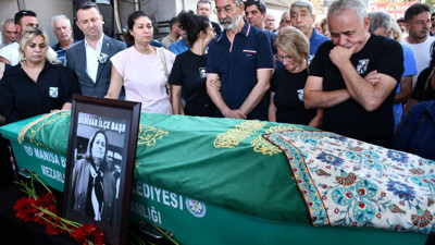 CHP’yi yasa boğan ölüm! Gözyaşlarıyla toprağa verildi