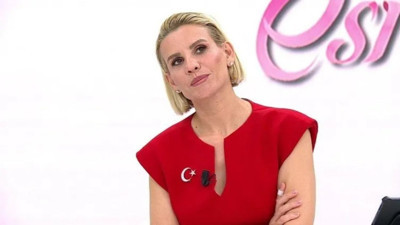 Esra Erol'da 26 yıllık hasret sona erdi! Annesine böyle kavuştu