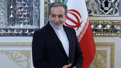 İran Dışişleri Bakanı Erakçi Batı'nın çifte standardını yüzlerine vurdu