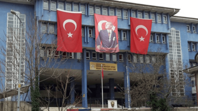 Laik eğitime darbe: Kız ortaokulları