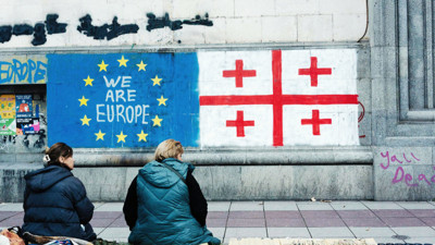 GÜRCİSTAN'DA ‘İNGİLİZ OYUNU!’ Seçimlere müdahale ve 'Turuncu Devrim' hazırlığı