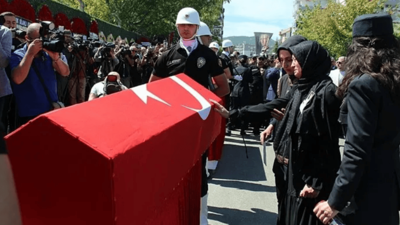 İzmir'deki hain saldırıda şehit olan polisler törenle uğurlanıyor