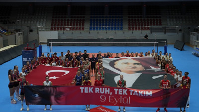 İzmir'in kurtuluşu coşkuyla kutlandı! Tek ruh tek takım