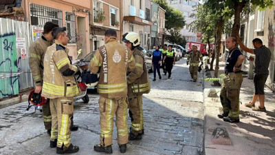 Beyoğlu'nda feci olay: Beline kadar toprak altında kaldı