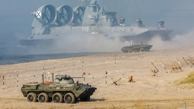 On binlerce asker karşı karşıya! NATO’nun doğu sınırı kaynıyor