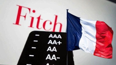 Fitch, Fransa'nın kredi notunu düşürdü