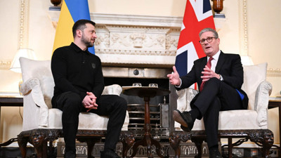 Savaşı sürdürmek istemenin bedeli! Zelenskiy'den İngiltere'ye 100 yıllık ayrıcalık