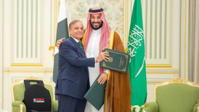 Suudi Arabistan ile Pakistan imzaları attı: 'Sana saldıran bana saldırmış sayılır'