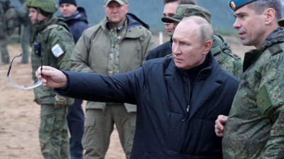 Putin: Her türlü tehdide sözle değil, silahla yanıt vereceğiz!