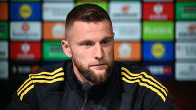 Fenerbahçe'nin Slovak savunma oyuncusu Milan Skriniar: 'Camiaya pozitiflik katmak için kazanmak istiyoruz'