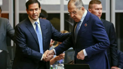 Trump'ın kıvrak dönüşünün ardından Rus ve ABD dışişleri bakanları bir araya geldi