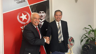 Çinli akademisyenlerden Vatan Partisi’ne ziyaret