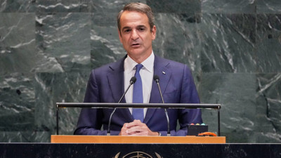 Miçotakis kürsüde coştu: Ankara’yı tehdit etti! Fransa yanında durdu