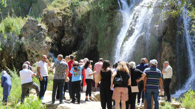 Erzincan incisi! Girlevik Şelalesi dopdolu
