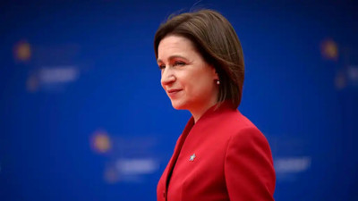 Moldova'daki şaibeli seçimleri diktatörcüğün partisi kıl payı kazandı