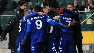 Samsunspor, Konferans Ligi'ne galibiyetle başladı! Kırmızı-beyazlılar, Legia Varşova'yı 1-0 yendi