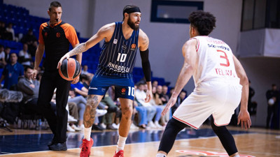 Anadolu Efes, Hapoel Tel Aviv'e kaybetti