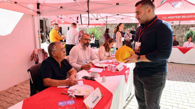 Muğla Menteşe'de kavunlar yarıştı!