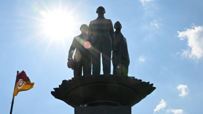 Galatasaray'dan Atatürk, Tevfik Fikret ve Ali Sami Yen anıt heykeli