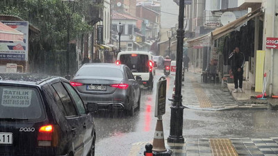 Bartın'da yağış etkili oldu! Yollar gölete döndü