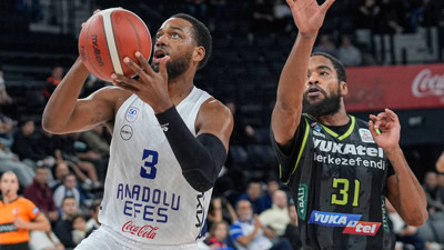 Anadolu Efes 3'te 3 yaptı